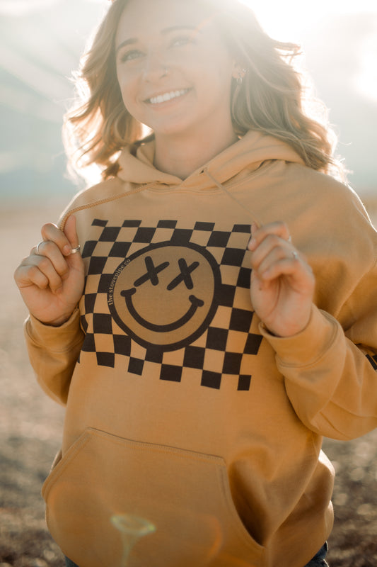 Happy Hoodie in Camel